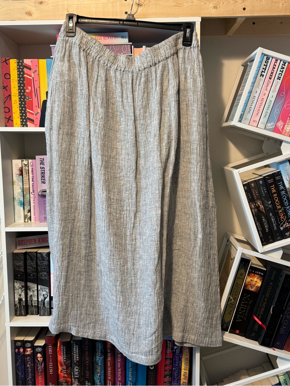 Tahari Light Gray Linen-Blend Midi Skirt with Side Buttons - Picture 5 of 7